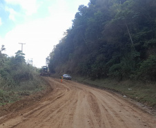 Ligação rodoviária entre Cerro Azul e Doutor Ulysses recebe melhorias