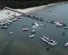 Evento com caça ao tesouro reuniu 150 apaixonados por embarcações na Ilha do Mel