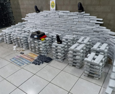 A Polícia Militar do Paraná, por meio de uma equipe de Rondas Ostensivas Tático Móvel (ROTAM) do 23º Batalhão da Polícia Militar, apreendeu 685 quilos de maconha, em Colombo, na Região Metropolitana de Curitiba