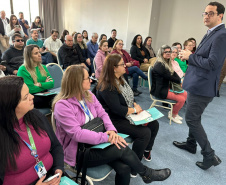 Educadores recebem capacitação para uso de óculos de IA em alunos cegos da rede estadual
