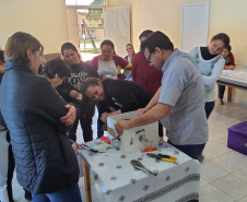 Em Prudentópolis, mulheres se formam encanadoras em curso de manutenção hidrossanitária da Sanepar