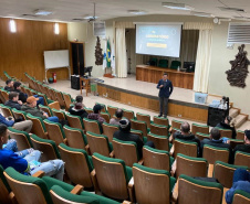 DER/PR firma parceria para realização de cursos e modernização de laboratório de asfalto 