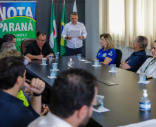   40º milionário da história do Nota Paraná recebe cheque simbólico em Cambé