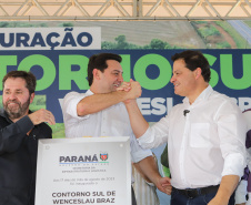 O governador Carlos Massa Ratinho Junior entregou oficialmente nesta quinta-feira (17) o Contorno Sul de Wenceslau Braz, no Norte Pioneiro. 