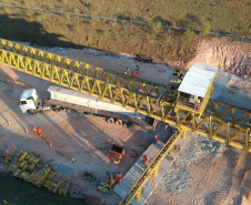 Transporte de vigas para pontes da Rodovia dos Minérios segue até o dia 22 