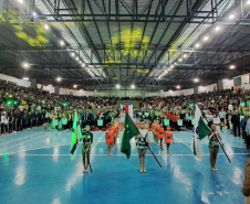 Com ginásio lotado, Apucarana recebe as finais da 69ª edição dos Jogos Escolares do Paraná
