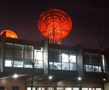 Prédios públicos laranja