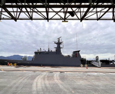 Navio-patrulha Maracanã atraca no Porto de Paranaguá