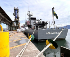 Navio-patrulha Maracanã atraca no Porto de Paranaguá