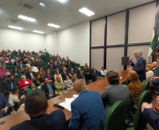 posse do novo presidente do Conselho Regional de Medicina Veterinária, Adolfo Yoshiaki Sasaki, nesta segunda-feira, na Fetaep
