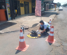 Equipamento ajuda a identificar irregularidades na tubulação de esgoto. Fumaça não é tóxica