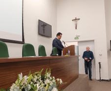 posse do novo presidente do Conselho Regional de Medicina Veterinária, Adolfo Yoshiaki Sasaki, nesta segunda-feira, na Fetaep