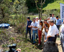 Governador da início à ação Mil Fontes, que vai proteger 1000 nascentes de água até o Dia da Árvore.