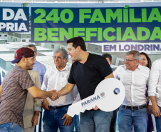 Governador Carlos Massa Ratinho Jr inaugura 240 apartamentos, dos quais 166 receberam subsídio do Governo do Estado, totalizando R$ 2,5 milhões de investimento.