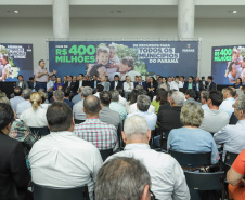 Curitiba, 25 de setembro de 2023 - O governador Carlos Massa Ratinho Jr. realiza encontro com prefeitos e entrega mais de R$ 400 milhões em melhorias às cidades paranaenses.