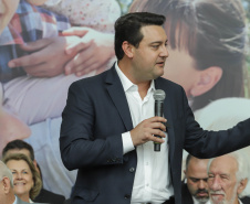 Curitibam 25 de setembro de 2023 - O governador Carlos Massa Ratinho Jr. realiza encontro com prefeitos e entrega mais de R$ 400 milhões em melhorias às cidades paranaenses.