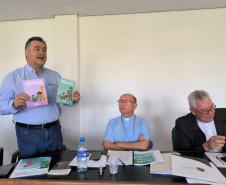  Secretário Estadual da Saúde destaca importância da vacinação e combate a dengue em encontro com bispos do Paraná
