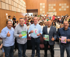 O secretário de Estado da Saúde, Beto Preto, participou, na manhã desta sexta-feira (22), do lançamento da caderneta da saúde em Maringá