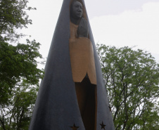 Com o maior monumento dedicado a Nossa Senhora Aparecida na América Latina, Itaipulândia recebe milhares de romeiros no Dia da Padroeira.