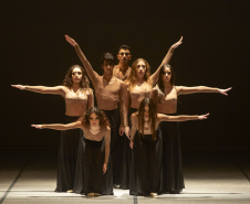Espetáculo da Escola de Dança em 11 de novembro