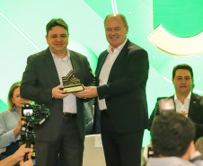 O governador Carlos Massa Ratinho Junior exaltou novamente a importância das cooperativas para a economia do Paraná durante a inauguração da nova sede administrativa do Sicredi em Palotina