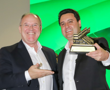 O governador Carlos Massa Ratinho Junior exaltou novamente a importância das cooperativas para a economia do Paraná durante a inauguração da nova sede administrativa do Sicredi em Palotina