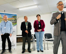 Hospital de Dermatologia Sanitária do Paraná promove encontro entre profissionais para debater tratamento de feridas