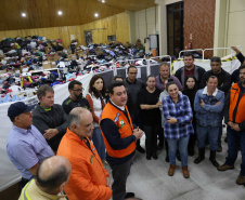O governador Carlos Massa Ratinho Junior visitou na noite desta quarta-feira (18) a cidade de São Mateus do Sul, uma das mais atingidas pelas chuvas dos últimos dias no Paraná.