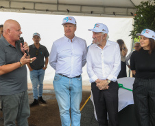 O governador em exercício Darci Piana participou nesta quinta-feira (23) da inauguração do Píer e do sistema Bioflocos da Alpha Fish, que iniciou em 2021 a produção de tilápia em tanques-rede em São Jorge D’Oeste, no Sudoeste do Estado.