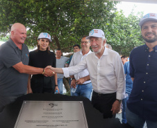 O governador em exercício Darci Piana participou nesta quinta-feira (23) da inauguração do Píer e do sistema Bioflocos da Alpha Fish, que iniciou em 2021 a produção de tilápia em tanques-rede em São Jorge D’Oeste, no Sudoeste do Estado.