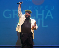 Troféu Gralha Azul premia peças e personagens do teatro na 40º edição