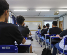 UEM CONTRATAÇÃO DE PROFESSORES