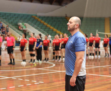 GINÁSIO DO TARUMÃ – Outro destaque do fim de semana do Esporte no Paraná foram as finais da Liga Metropolitana de Handebol, disputadas no Ginásio do Tarumã, um dos principais espaços esportivos pertencente ao Governo do Paraná.