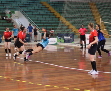 GINÁSIO DO TARUMÃ – Outro destaque do fim de semana do Esporte no Paraná foram as finais da Liga Metropolitana de Handebol, disputadas no Ginásio do Tarumã, um dos principais espaços esportivos pertencente ao Governo do Paraná.