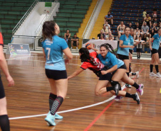 GINÁSIO DO TARUMÃ – Outro destaque do fim de semana do Esporte no Paraná foram as finais da Liga Metropolitana de Handebol, disputadas no Ginásio do Tarumã, um dos principais espaços esportivos pertencente ao Governo do Paraná.