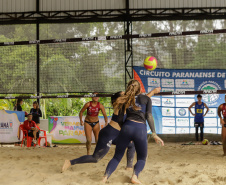 Matinhos, 24 de janeiro de 2024 - Circuito Paranaense de Vôlei de Praia em Matinhos.