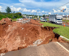 Obra emergencial vai recuperar trecho da PR-323 em Umuarama 