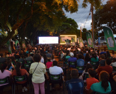 CINEMA NA PRAÇA