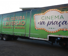 CINEMA NA PRAÇA
