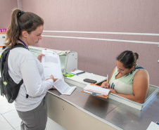 Copel visita consumidores para cadastro de fatura digital na RMC