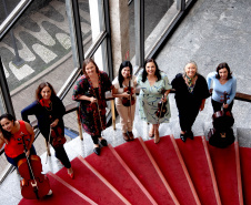 Da fundação às apresentações atuais, mulheres formam pilar fundamental da Orquestra Sinfônica do Paraná. Na foto, Fernanda.