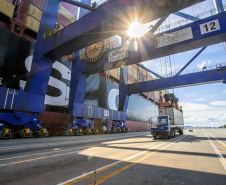 PORTO RECEBE MAIOR NAVIO