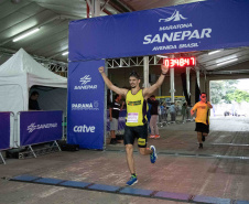 Maratona da Sanepar em Cascavel reuniu mais de 2 mil atletas; confira os vencedores