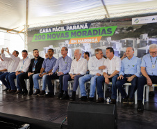 Com apoio do Estado, 200 moradores de Maringá ganham as chaves da casa própria