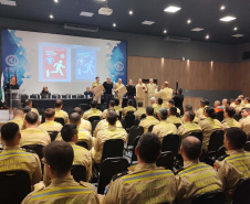 Corpo de Bombeiros promove capacitação sobre técnicas de combate a incêndios