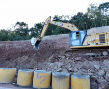 Estabilização de encosta ao lado de rodovia avança em União da Vitória