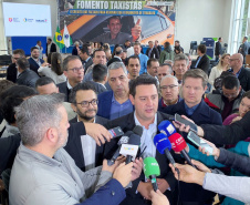 Governo do Paraná abre linha de crédito com juros subsidiados para taxistas renovarem frota