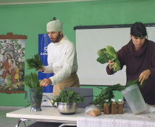 Sanepar apresenta à comunidade técnicas de cultivo de Plantas Alimentícias Não Convencionais (Pancs) e Plantas Medicinais