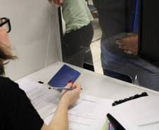 Mutirão de empregos oferta mil vagas para jovens nesta quarta-feira em Curitiba