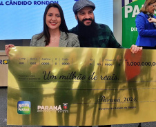 Nota Paraná entrega prêmio de R$ 1 milhão a moradora de Marechal Cândido Rondon